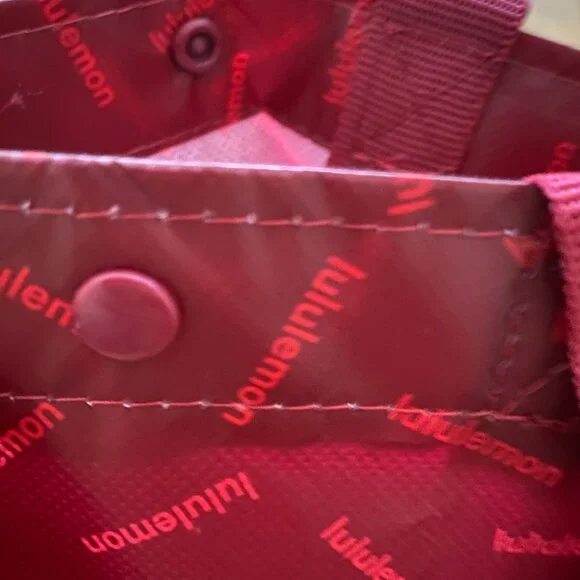 Lululemon Small Size Red Multiprint Recycled Bags Multipurpose Fall 1092708 - Picture 4 of 9